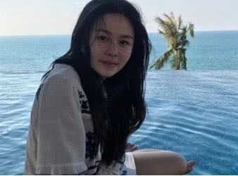 邱淑贞3个女儿颜值皆不输妈妈，称不堪狗仔骚扰，反感娱乐圈