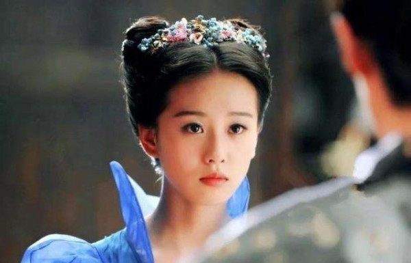 杨幂在娱乐圈人缘差是真的吗？