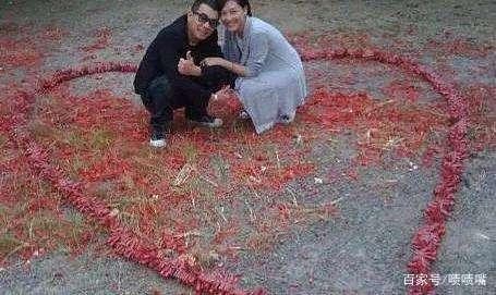 去掉大牌明星光环，回农村的明星接地气，也就跟隔壁家的差不多