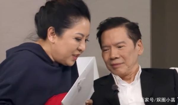 向太有多爱向华强？从这两个动作就能够看出来！对彼此的爱称亮了
