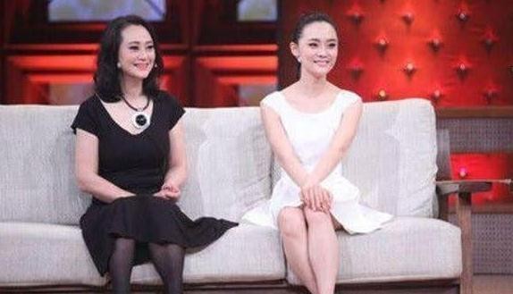 5对母女明星，看到最后一对，网友：这不是母女是姐妹吧！