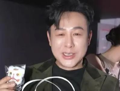 微博之夜礼物红黑榜，送礼的不尴尬，收礼的尴尬，有些真的抠