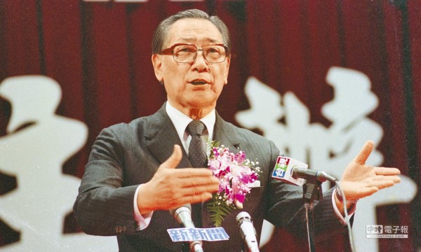 蒋纬国当年传与陈丽丽有过一段情。（资料照片）