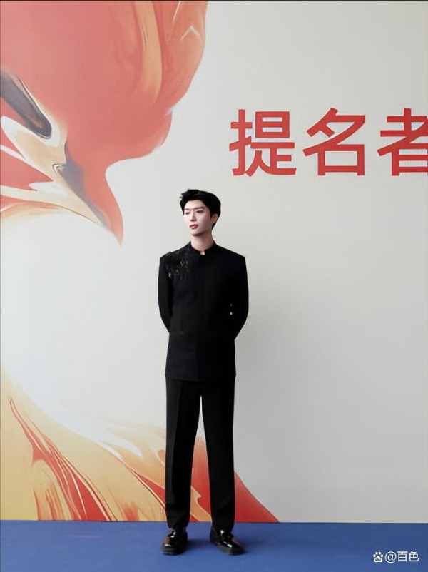 范丞丞：从“私生子”到顶流，撕碎标签的逆袭神话