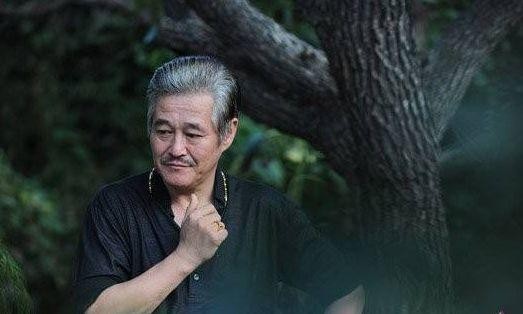娱乐圈里向华强不敢得罪的4个人,最后一个光听名字,我都有点哆