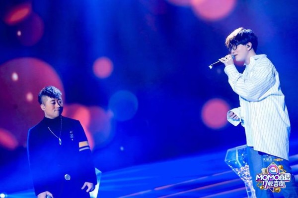 MOMO直播17惊喜夜亮相深圳 明星主播共享娱乐盛宴