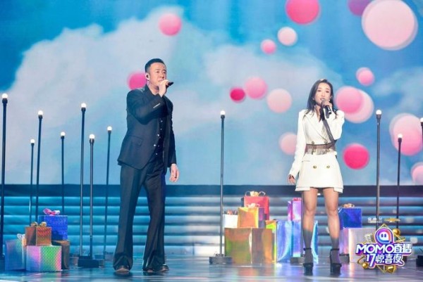 MOMO直播17惊喜夜亮相深圳 明星主播共享娱乐盛宴