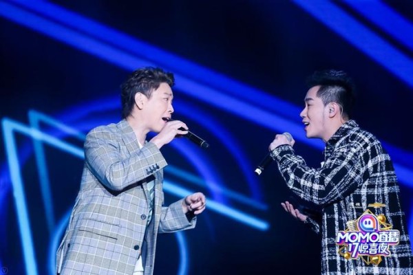 MOMO直播17惊喜夜亮相深圳 明星主播共享娱乐盛宴