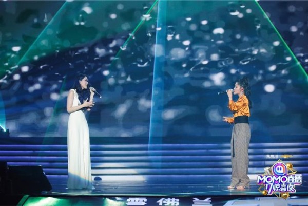MOMO直播17惊喜夜亮相深圳 明星主播共享娱乐盛宴