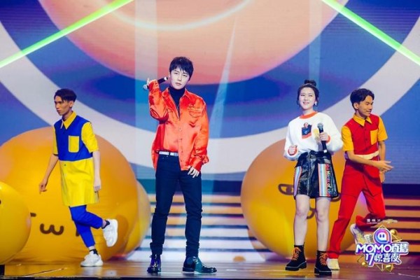 MOMO直播17惊喜夜亮相深圳 明星主播共享娱乐盛宴