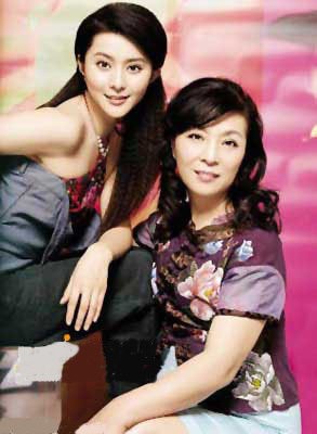 细数娱乐圈10对明星母女“姐妹花”（图）(一）