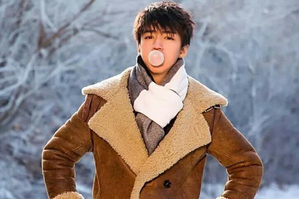 蒋依依和王俊凯演的电视剧 亲吻图片是什么关系啊