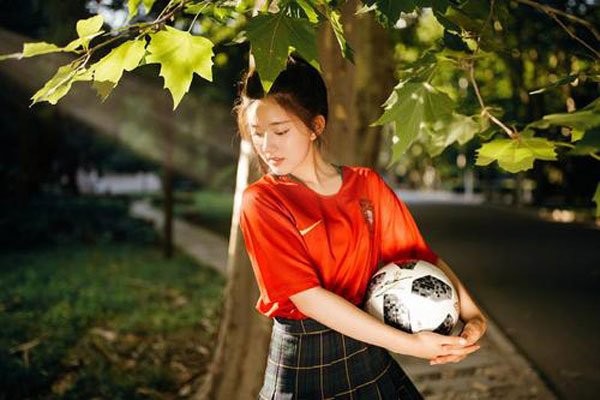 蒋依依赵露思怎么认识 同框的她们何止是美颜