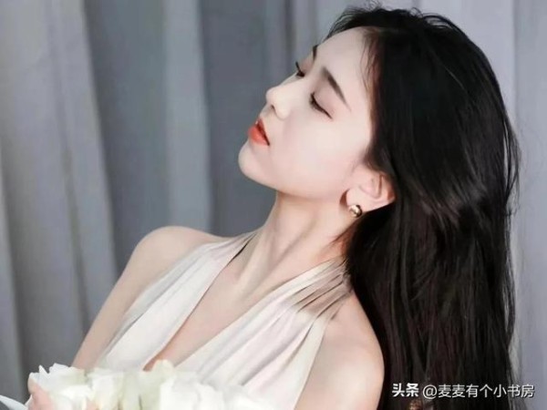 我是十八线小明星患癌后，高冷影帝哭着求我不要死