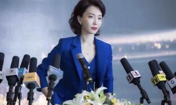 她是公认的旗袍女神，嫁二婚男不要孩子，40岁活成所有女人的楷模