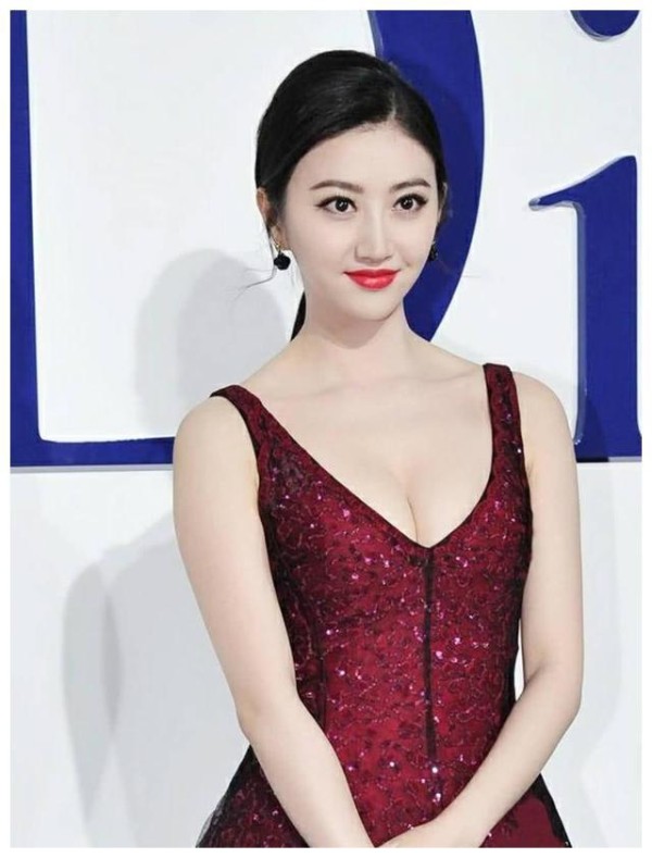 景甜为什么可以成为Dior官方受邀的唯一中国女星？