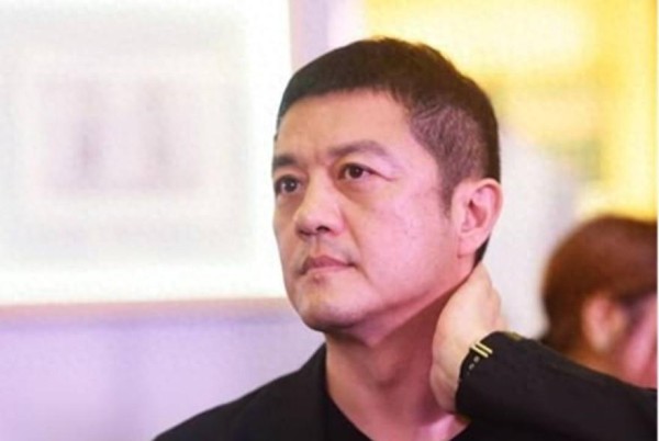 李亚鹏：从荧幕小生到“老赖”，直播带货再出发