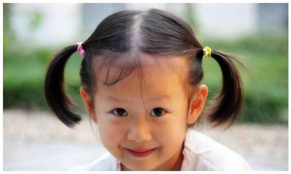 20岁女儿还和爸爸共浴：父女关系有2个雷区不能碰，否则是越界！