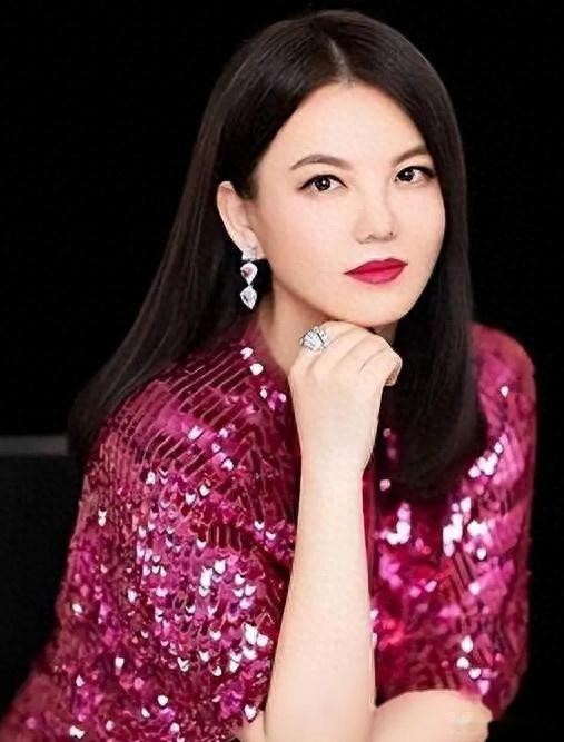 李湘财富暴涨！从主持人到娱乐大佬，背后竟有这些秘密！