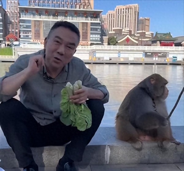 侯耀华转头夸郭德纲！昔日死对头和解，杨议懵了观众也炸锅了