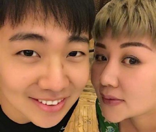 每个人都关心郭麒麟拍戏受伤的事,但王惠的话,暴露真正母子关系