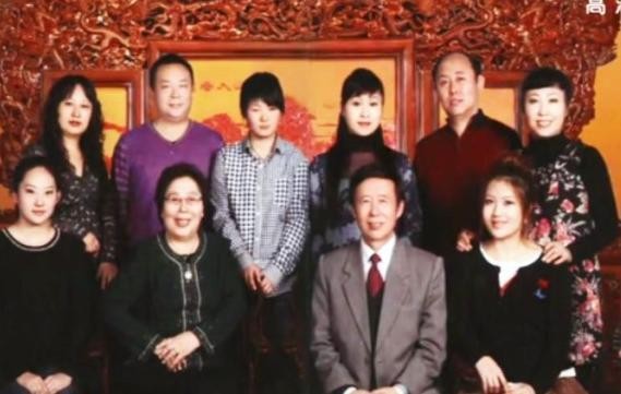 盘点娱乐圈老年丧子很凄惨的7大明星, 金庸儿子为情所困上吊自杀