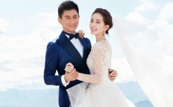 娱乐圈夫妻年龄相差较大，老夫少妻配也是屡见不鲜