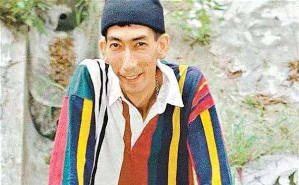娱乐圈很穷的5位明星 第一位挣得多花的更多
