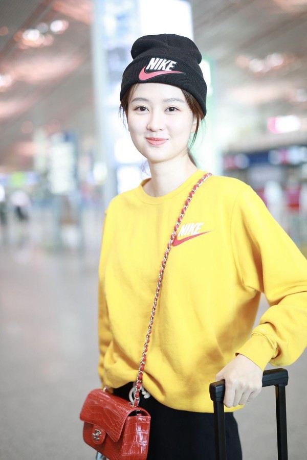 揭秘！为何明星都怕经纪人：幕后权力的游戏