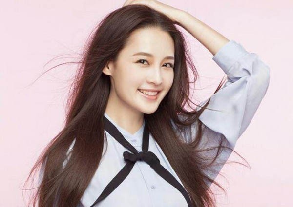 孙怡李沁长相惊人相似，两人有何关系？谁更受欢迎？