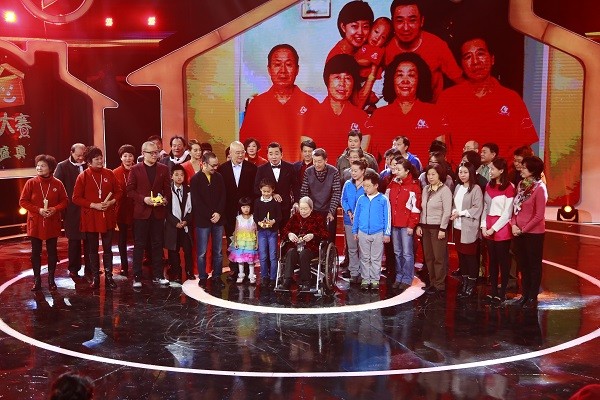 4岁小孩打败众明星 《CCTV家庭幽默大赛》视频破亿