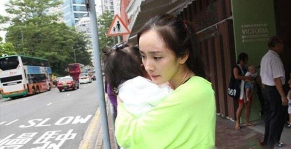 杨幂黄晓的明等明星不愿意曝光孩子正面照