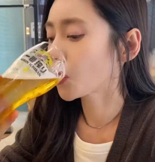 秋瓷炫严格身材管理背后：因怕胖吐司仅吃一口
