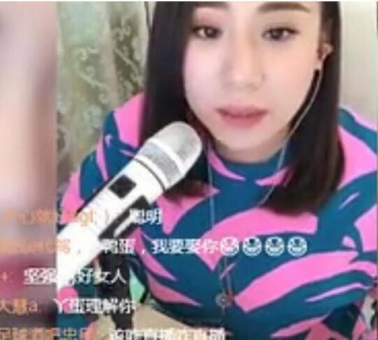 她四年前离婚,分手时赵本山劝和,现在和前夫还是好朋友!