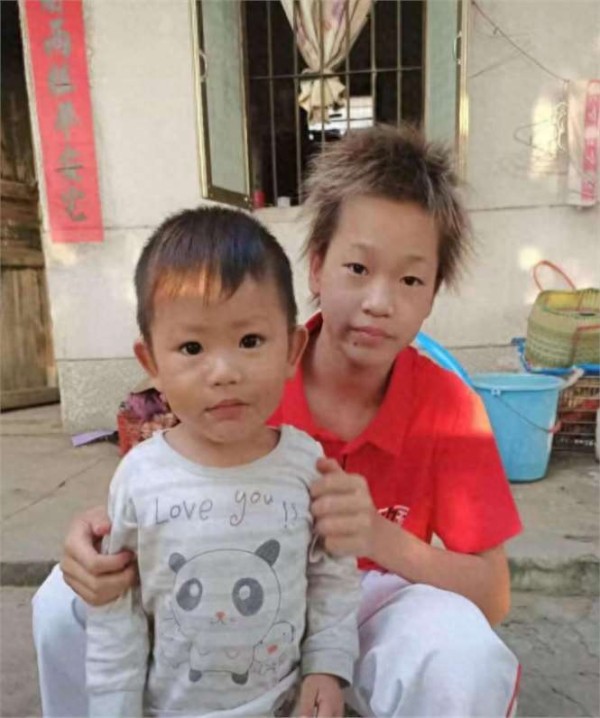 全红婵：金牌、黄发与背后的故事，一场关于荣耀与成长的探讨