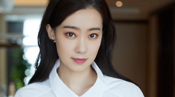 张小斐的丈夫是谁 张小斐和黄晓明官宣结婚是真的吗