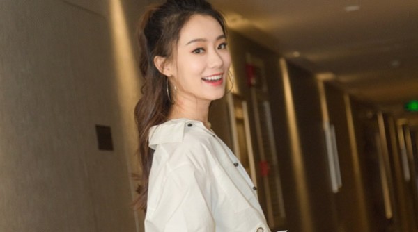 张小斐的丈夫是谁 张小斐和黄晓明官宣结婚是真的吗
