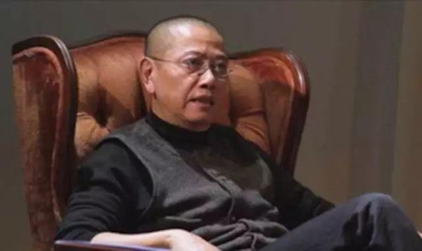 窦文涛问陈丹青：“不是一直都说美国好，怎么现在又都回来了？”