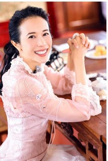盘点娱乐圈里会说多国外语的8大明星：最后两位至少精通五国外语