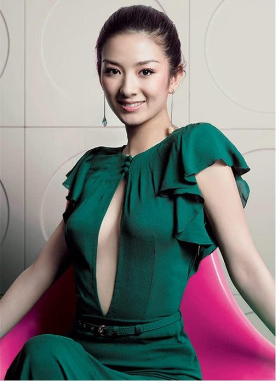 昔日辉煌女星黄奕身材走样穿着接地气,越来越像家庭主妇