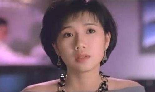 “性感女神”关秀媚，曾败落香港小姐选美，后被王晶力捧