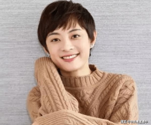 群演被导演安排充当“肉墩子”<strong></p> <p>孙俪</strong>，让孙俪踩着上车，孙俪如何做的？