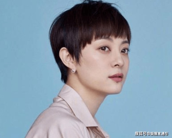 群演被导演安排充当“肉墩子”<strong></p> <p>孙俪</strong>，让孙俪踩着上车，孙俪如何做的？