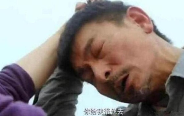 看看刘德华怎么对待群演，看看周星驰怎么对待群演，这才是巨星