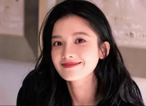 张婧仪家境怎么样？她和周迅有什么关系？