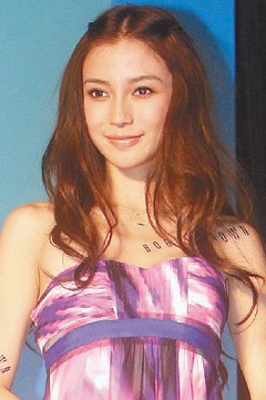 萧蔷、Angelababy:美女难脱整容传言(图)