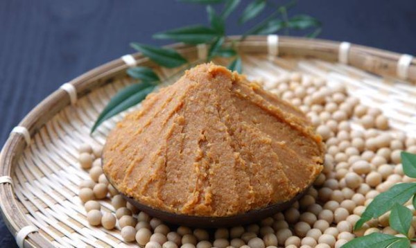 东北往事：蘸酱菜和黄豆酱