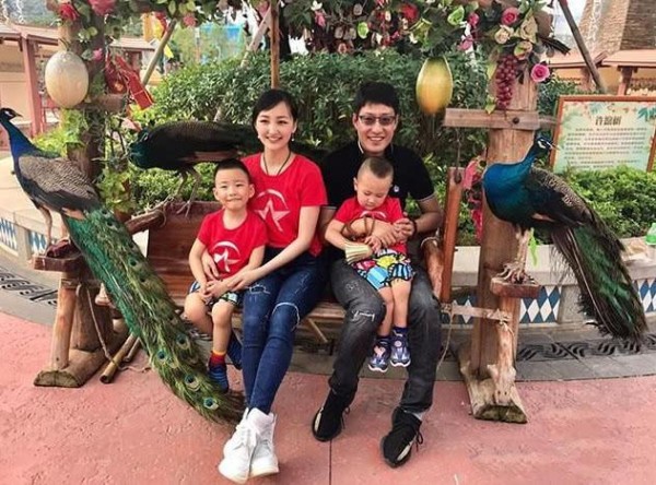 娱乐圈又一对相差13岁的姐弟恋,因戏生情,30岁已经儿女双全