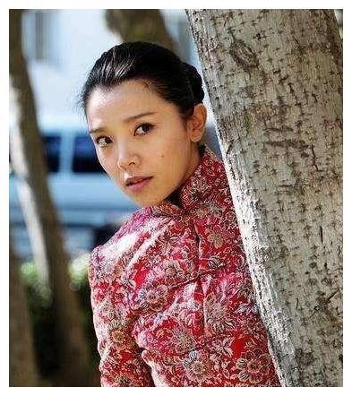 宋丹丹闺蜜，出演《甄嬛传》和孙俪针锋相对，为老公退出演艺圈