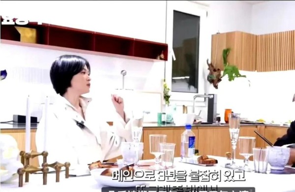 宋慧乔自曝被王家卫“绑”三年，映射出娱乐圈的冰冷真理！